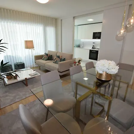 Benfica T2 Lux Garden Com Piscina, Apartman